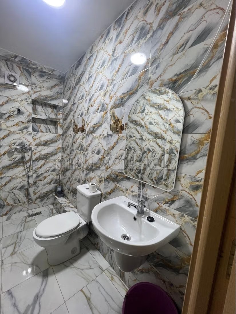 Location d'un appartement à Tanja Balia. Surface totale 40 m². Salon Marocain, sécurité - Photo 4