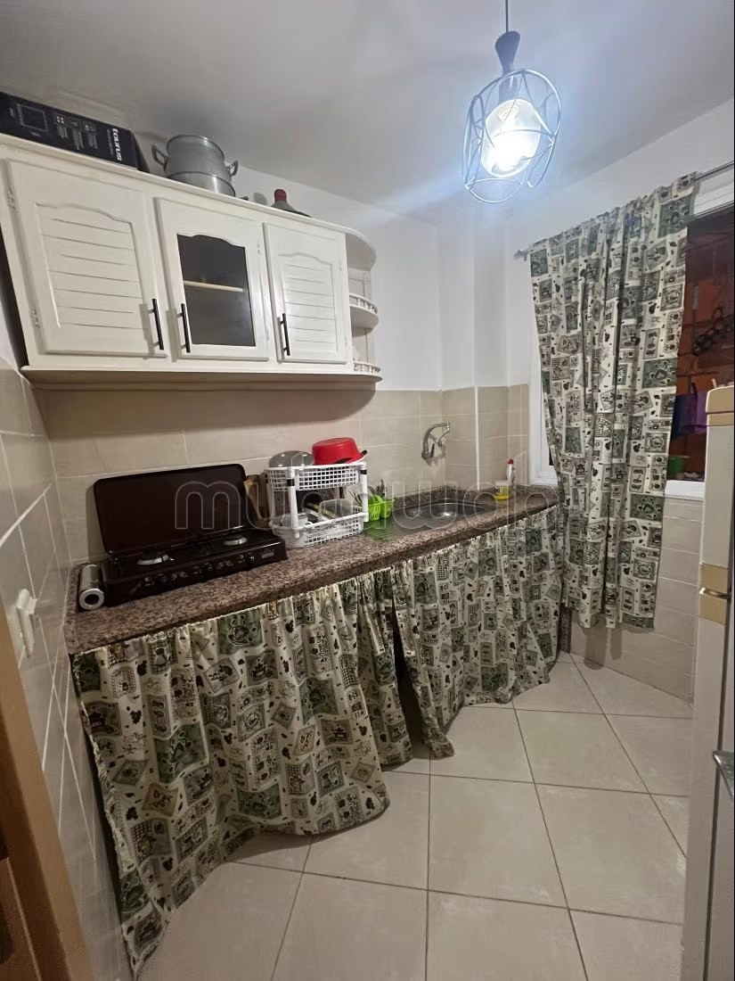 Location d'un appartement à Tanja Balia. Surface totale 40 m². Salon Marocain, sécurité - Photo 12