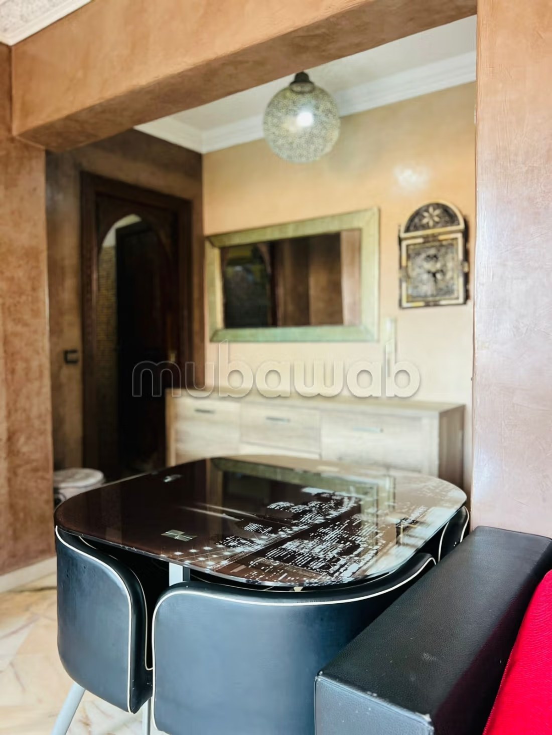 Appartement de vacances à louer à Guéliz. 2 pièces. Salon Marocain et antenne parabolique