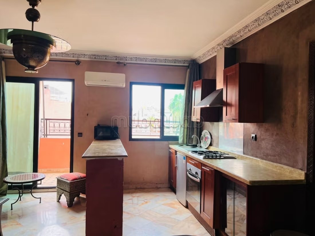 Appartement de vacances à louer à Guéliz. 2 pièces. Salon Marocain et antenne parabolique
