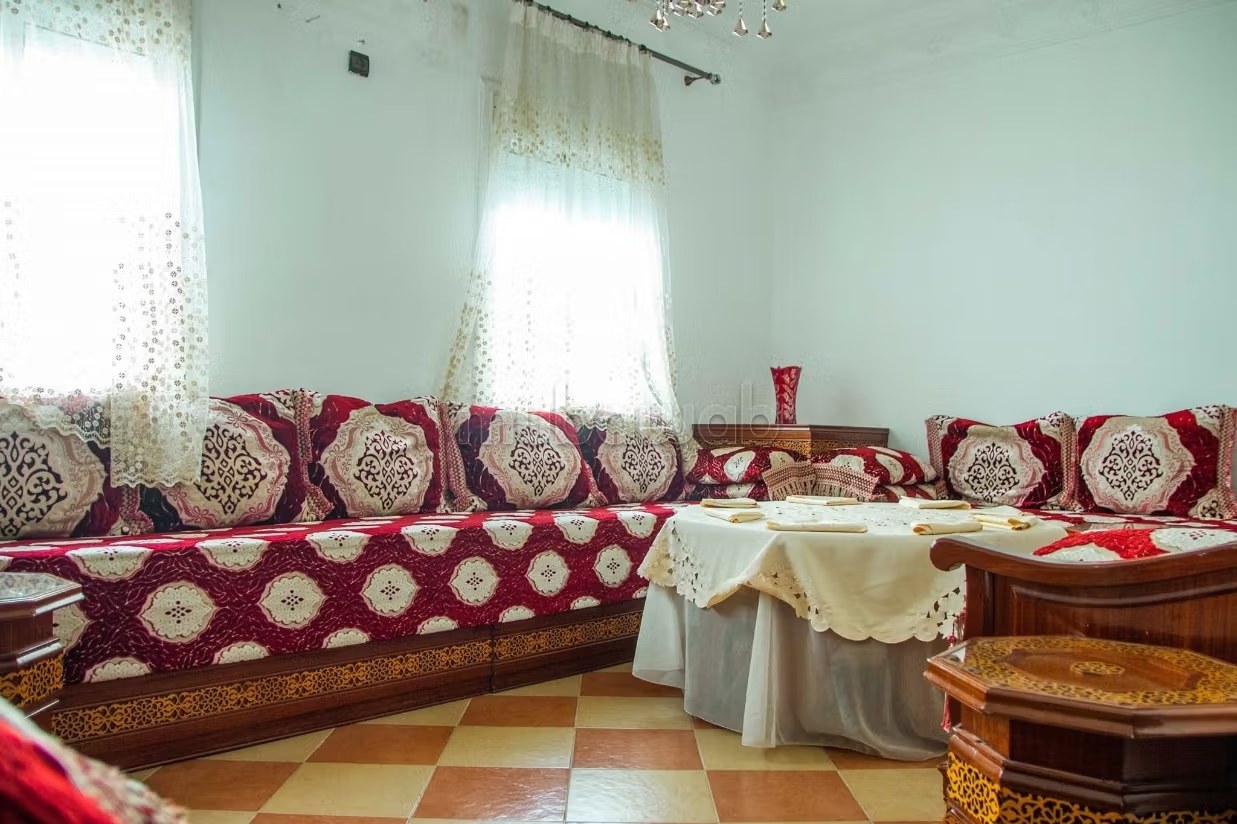 Appartements à louer à Chefchaouen. Surface totale de 100 m². Salon marocain traditionnel et porte solide - Photo 6