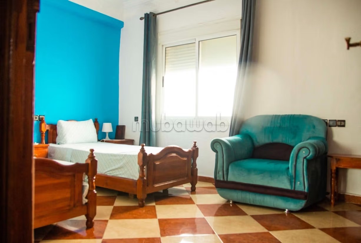Appartements à louer à Chefchaouen. Surface totale de 100 m². Salon marocain traditionnel et porte solide - Photo 2