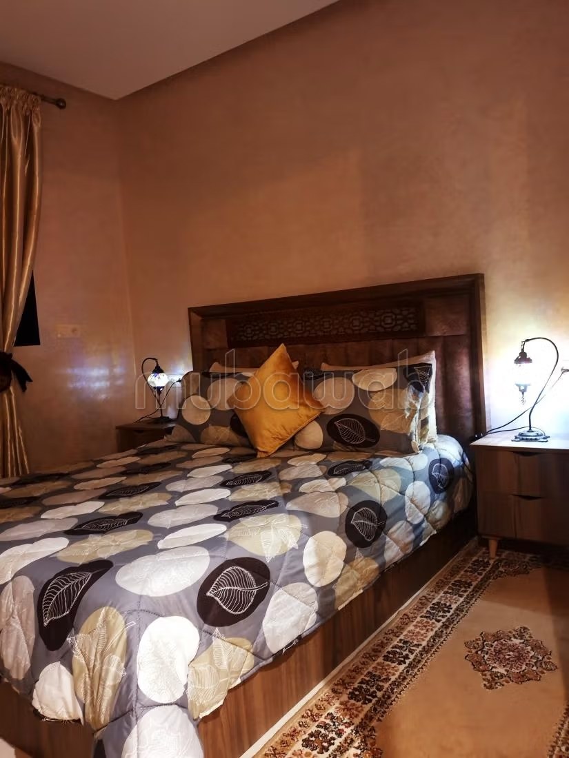 Location saisonnière à Branes 1. Surface de 100 m². Salon traditionnel marocain, résidence sécurisée