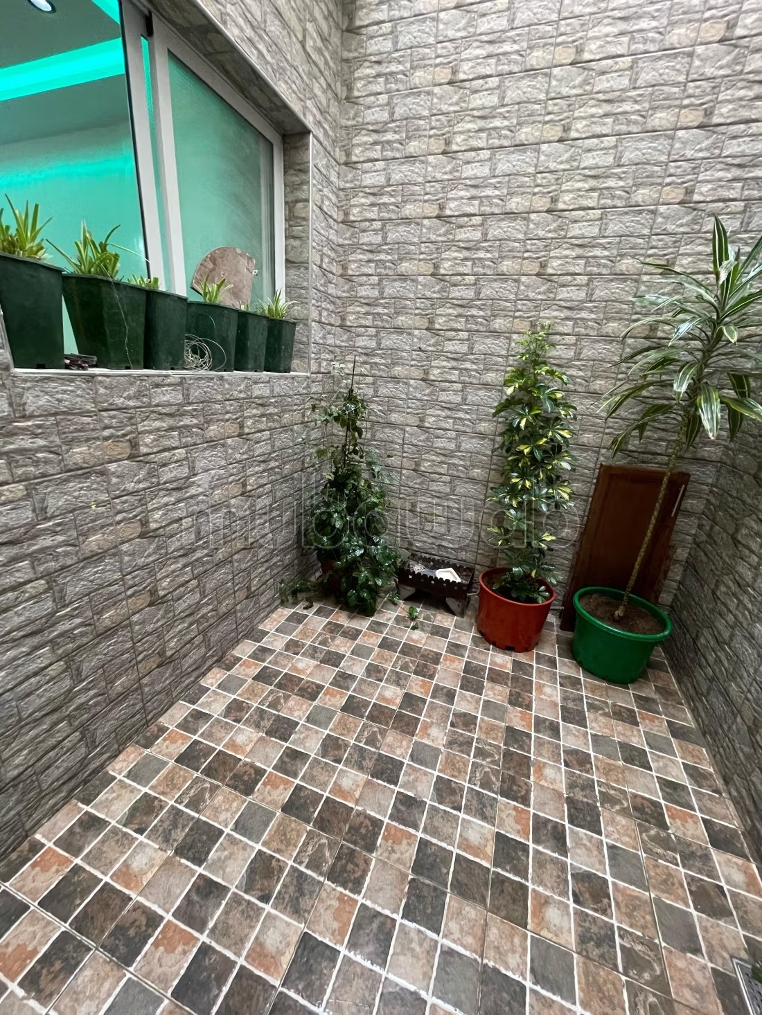 Location d'un appartement à Hay Mohammadi. Surface totale 80 m². Places de stationnement et jardin - Photo 11