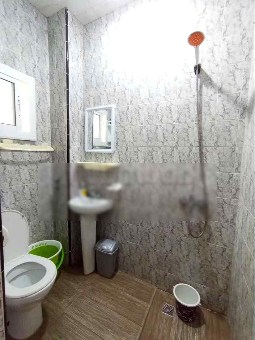 Appartement de vacances à louer à M'Diq. 
Surface totale 68 m². 
Téléviseur - Photo 3