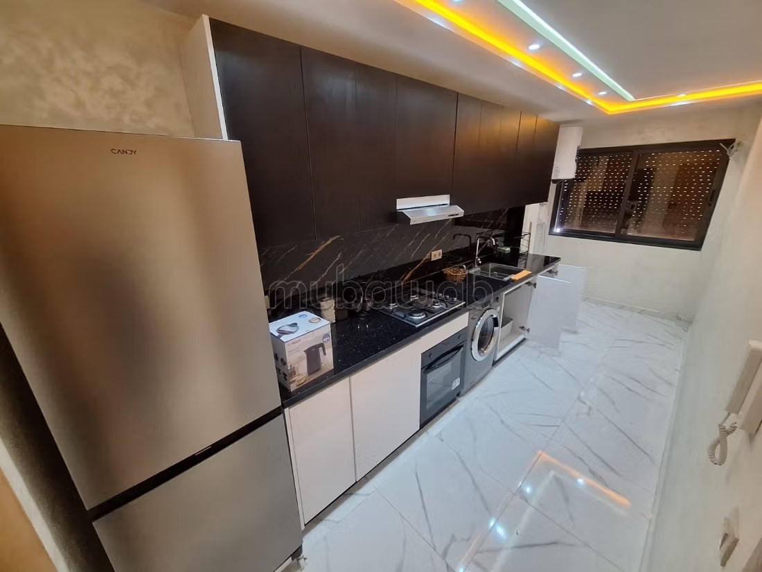 Location d'un appartement à Ennajd. 
2 chambres. 
Cuisine entièrement équipée - Photo 4
