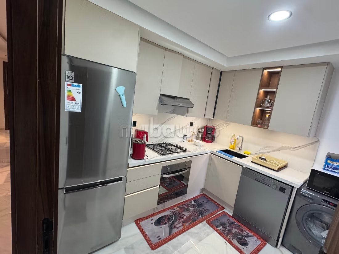 Très belle appartement luxueux en location vacance à iberia centre avec parking et wifi