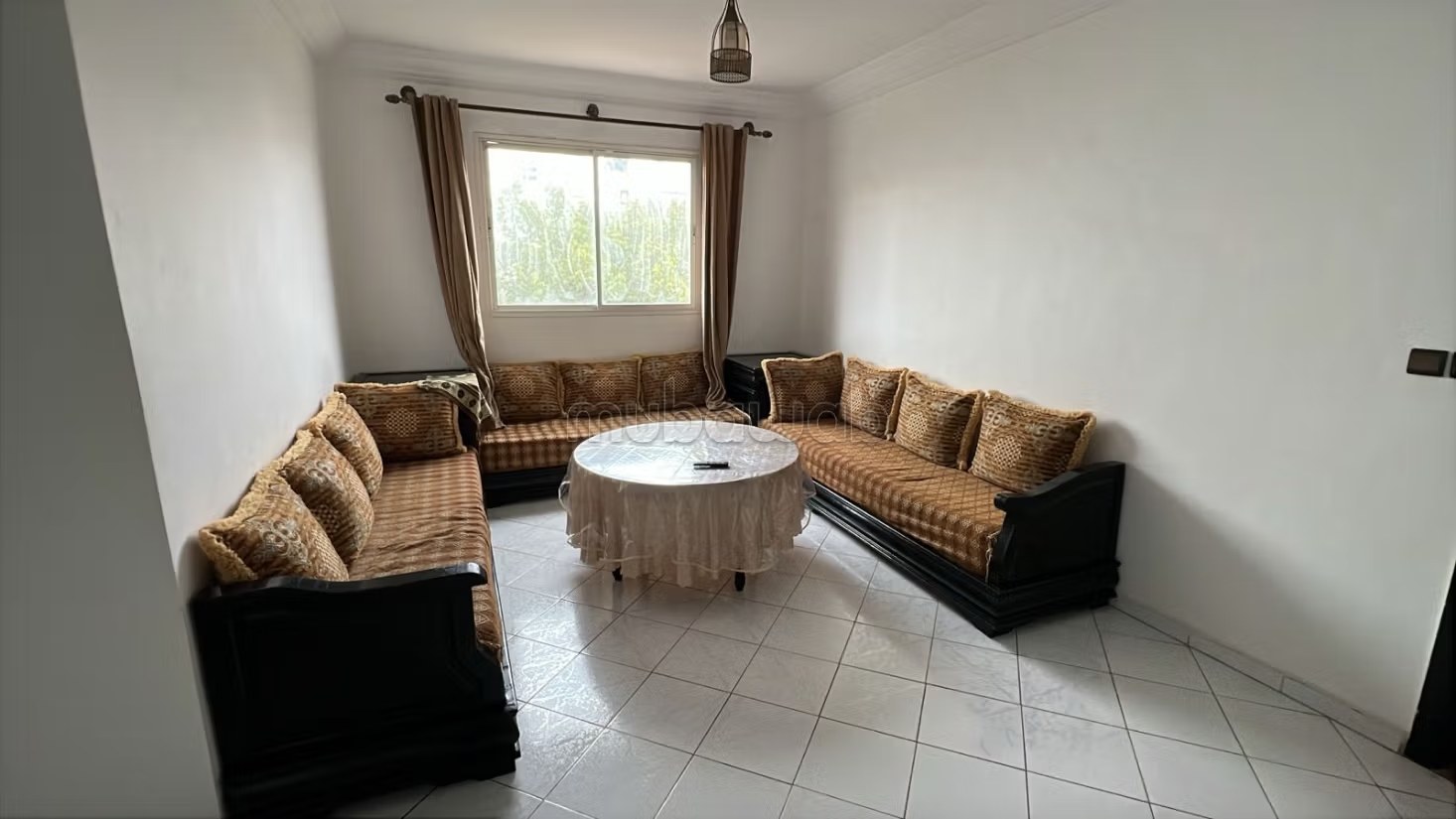 Location d'un appartement à Hay Salam. 
2 belles chambres. 
Antenne parabolique et sécurité - Photo 3