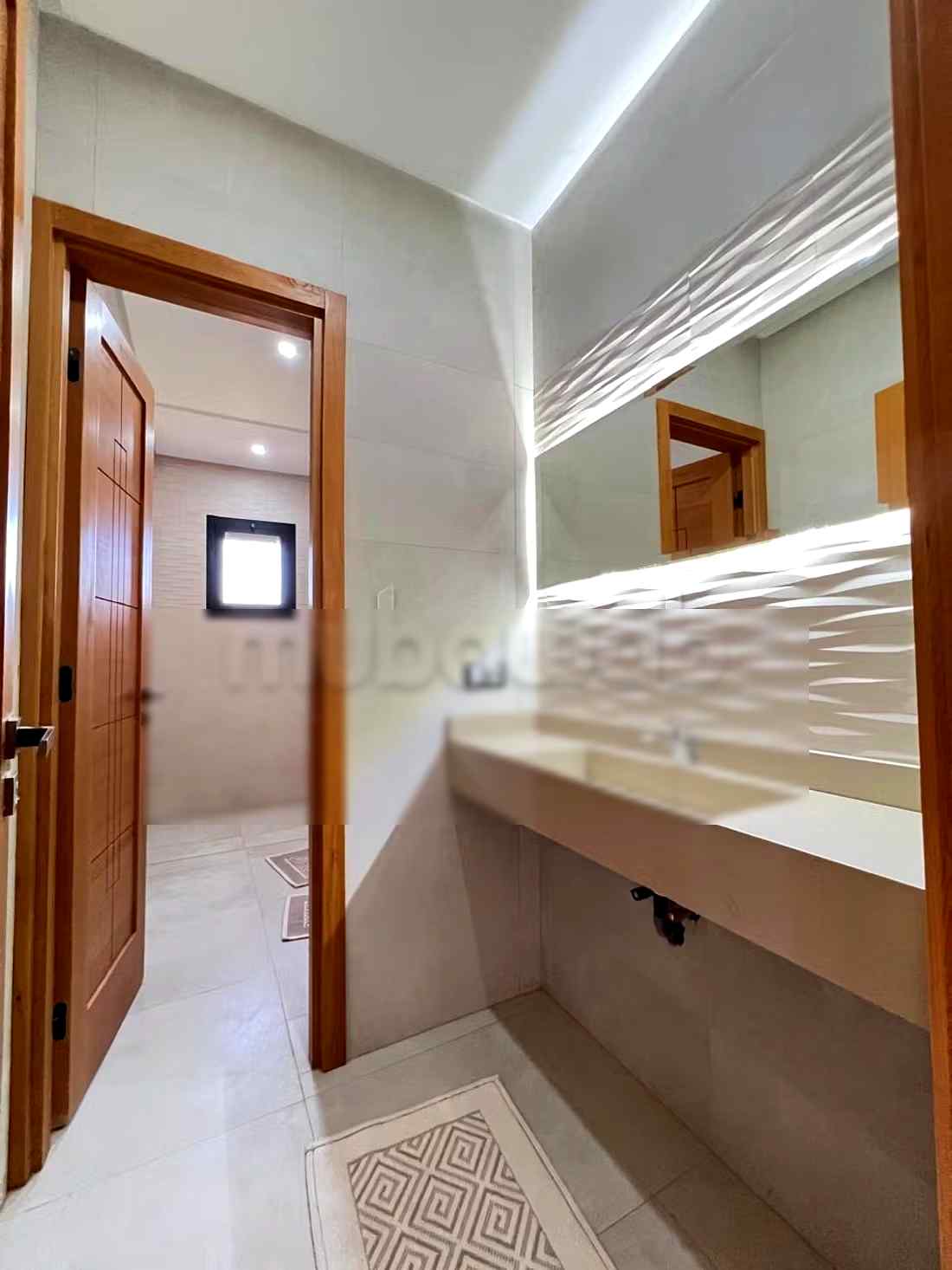 Location saisonnière villa haut standing à Riad Al Atlas. Superficie 500 m². Fenêtres avec double vitrage et porte blindée