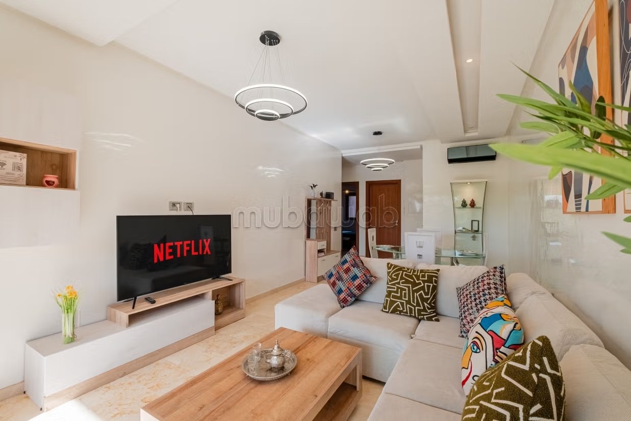 Superbe Appartement sur le golf equipee dun playstation 5 et un balançoire jardin