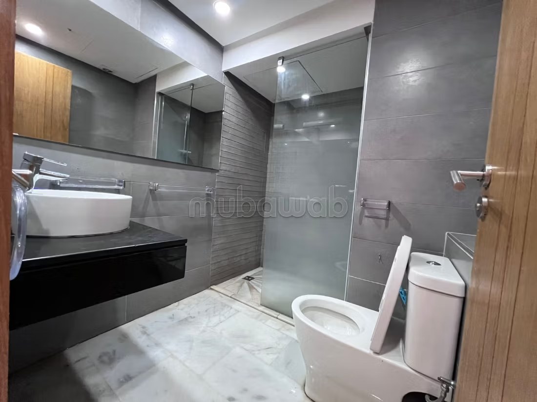 Location d'un appartement à Guéliz. 3 pièces. Concierge et climatisation.