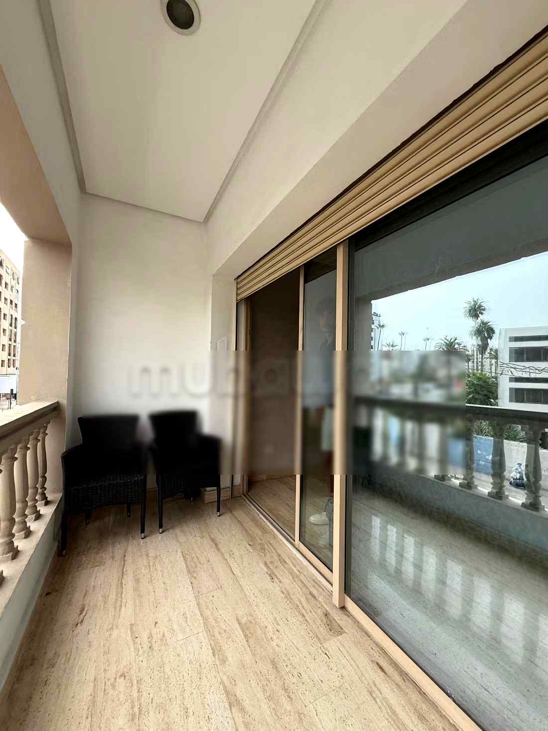 Appartements à louer à Moulay Youssef. 
3 chambres agréables. 
Avec garage et ascenseur