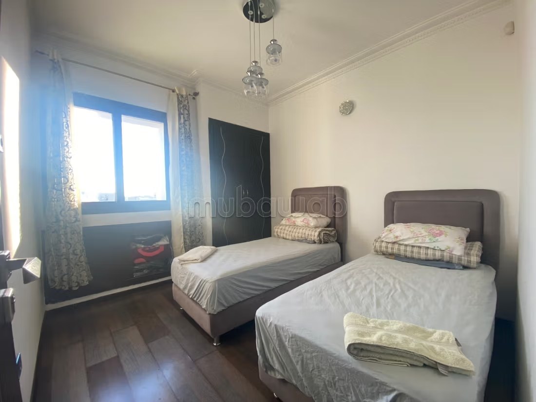 Location d'un appartement à Agdal. Surface totale 90 m². Salon typique marocain, résidence sécurisée - Photo 4