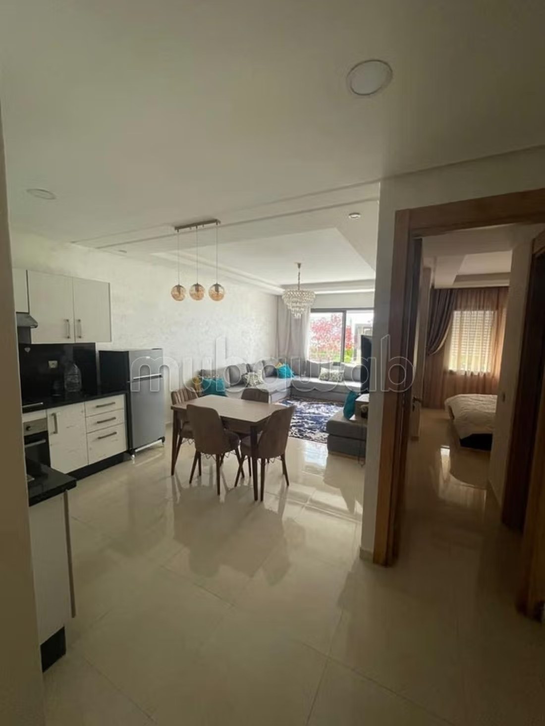 Location saisonnière à El Mansouria. Surface totale 55 m². Système de parabole et salon marocain