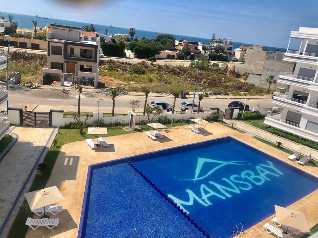 Location saisonnière à El Mansouria. Surface totale 55 m². Système de parabole et salon marocain