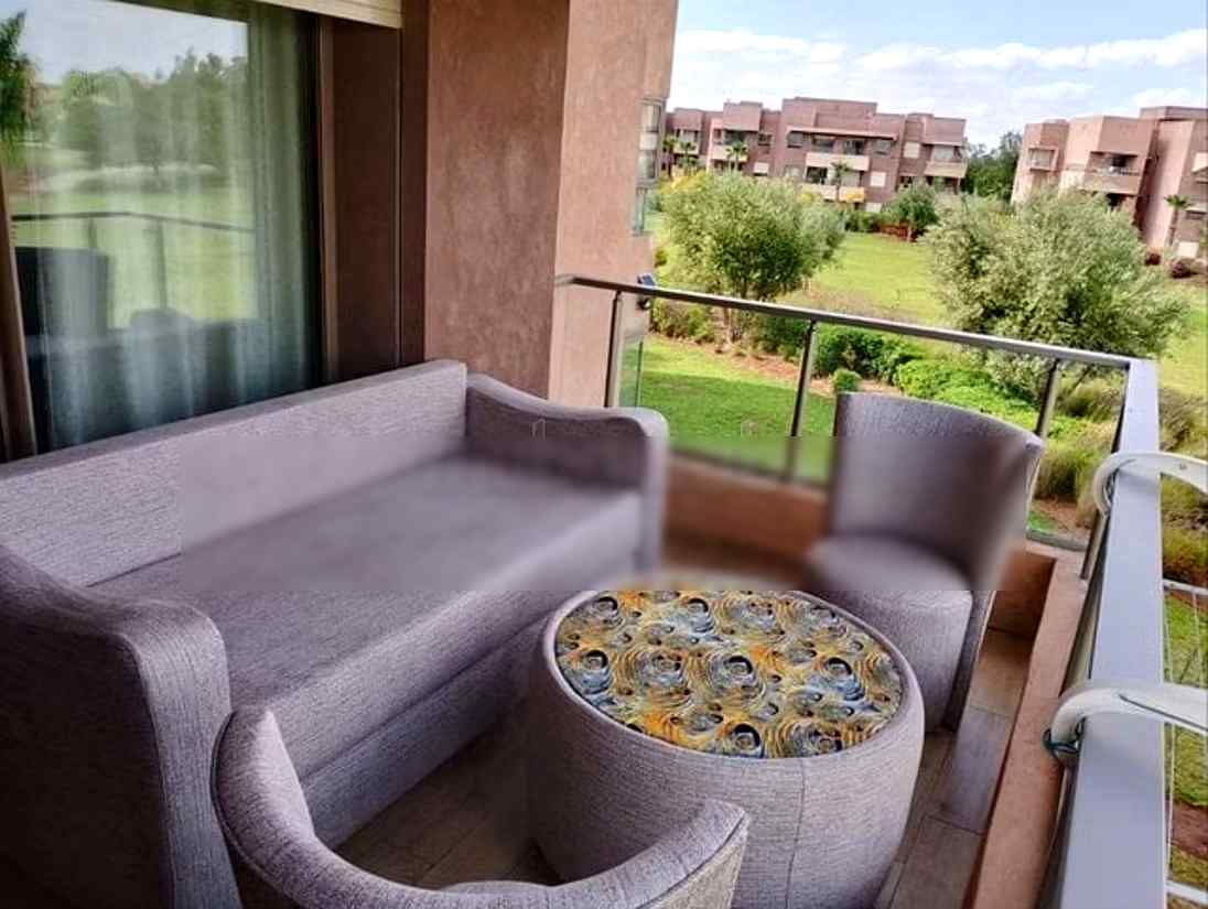 Location saisonnière villa haut standing à Bab Ighli. Surface de 90 m². Antenne parabolique et sécurité
