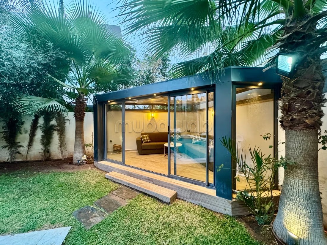 Belle villa à louer pour vos vacances à Route de Tahanaout, 8 grandes pièces dont 2 suites et 1 chambre. Parking et terrasse - Photo 3