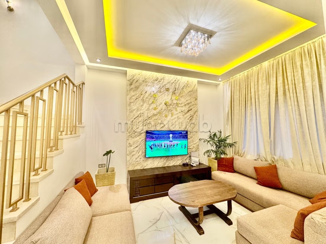 Belle villa à louer pour vos vacances à Route de Tahanaout, 8 grandes pièces dont 2 suites et 1 chambre. Parking et terrasse - Photo 7
