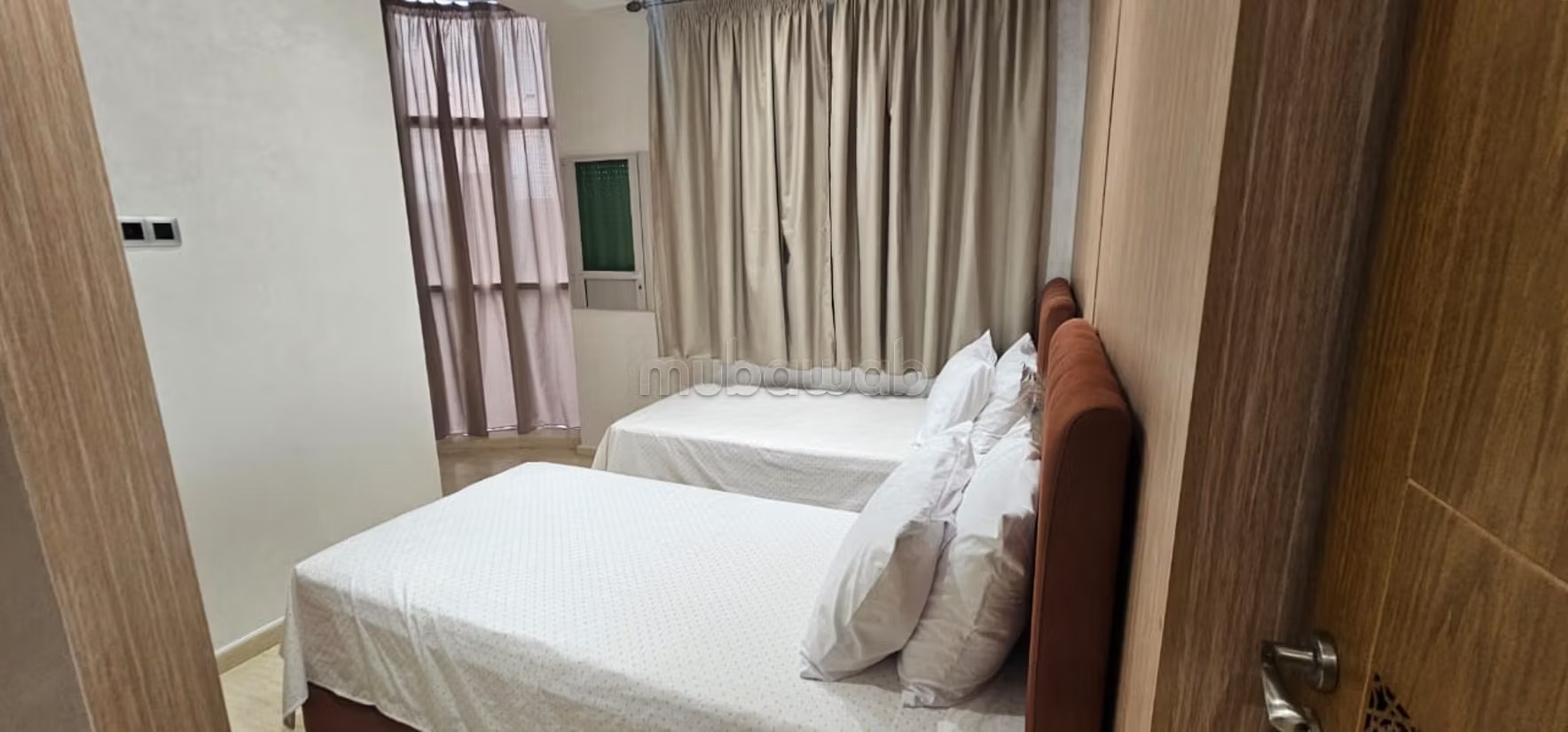 Appartements à louer à Tanja Balia. Surface de 80 m². Salon typique marocain, résidence sécurisée