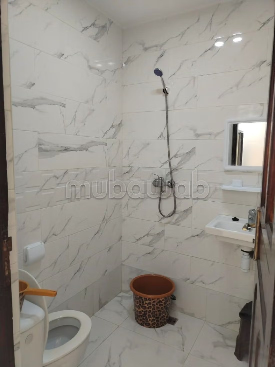 Location d'un appartement à Borj. Superficie 72 m². Environnement calme avec vue montagne, chauffage central