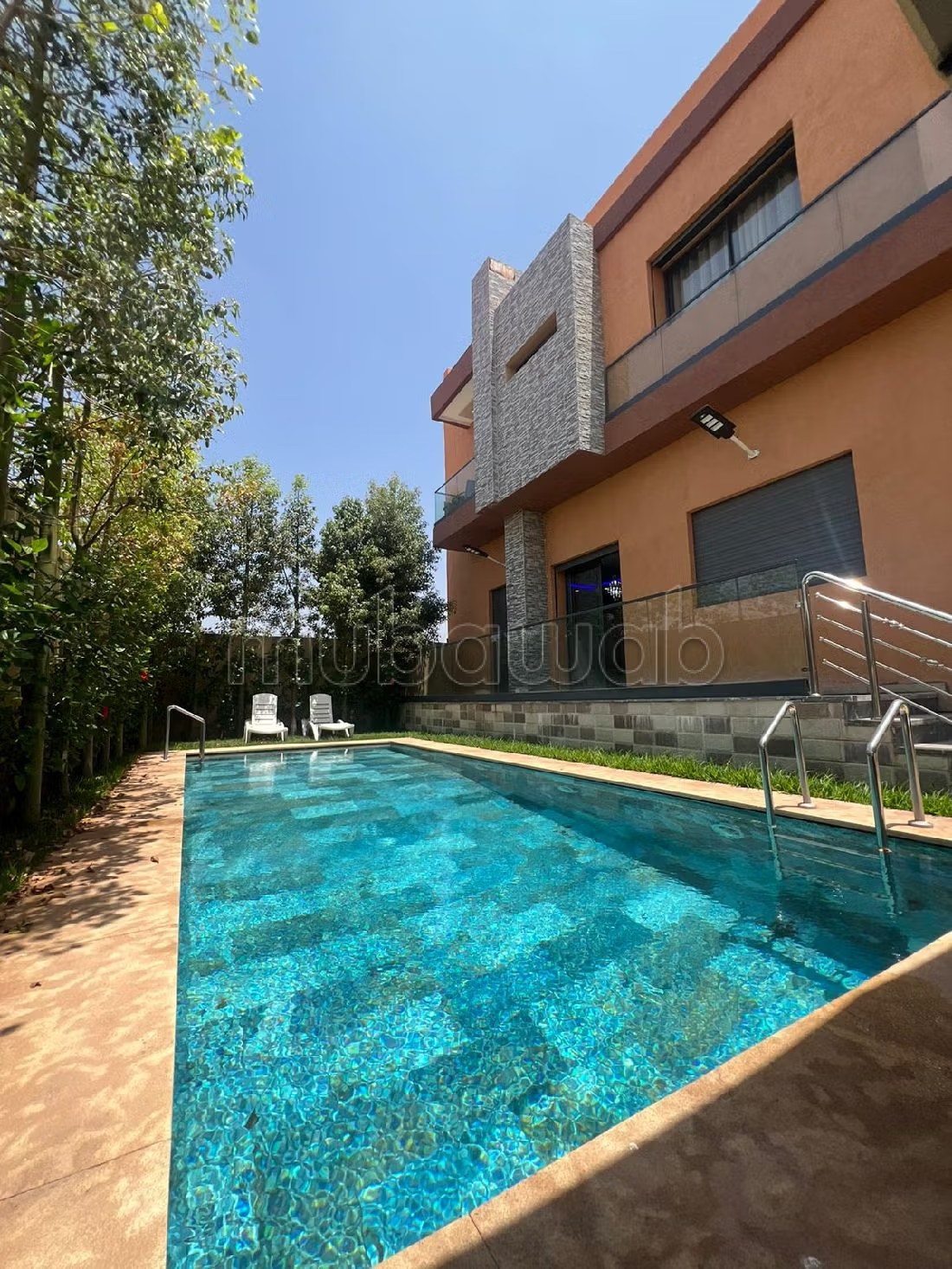 Location saisonnière villa haut standing à Route de Tahanaout. Superficie 410 m². Vue exceptionnelle sur la montagne, Fenêtres en double vitrage - Photo 19