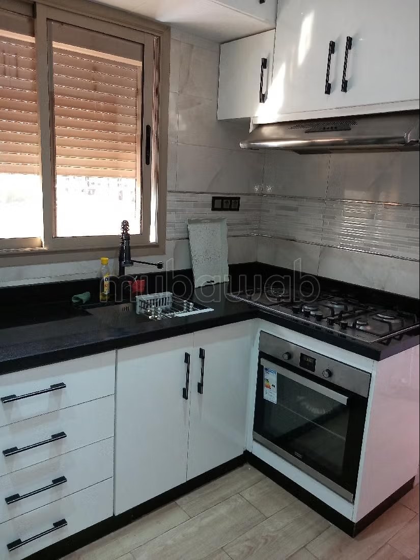 Appartement de vacances à louer à Hay Saada. 2 pièces confortables. Antenne parabolique et Porte blindée