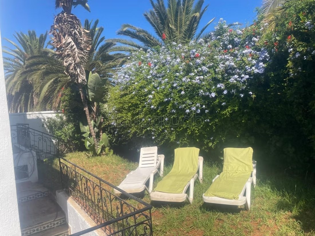 Appartement de vacances à louer à Plage rose marée. Surface totale 150 m². Belle terrasse et jardin - Photo 2