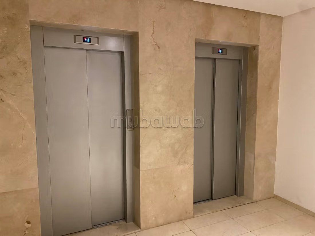 Location saisonnière à Haut Agdal. Surface totale 70 m². Salon Marocain et antenne parabolique - Photo 8