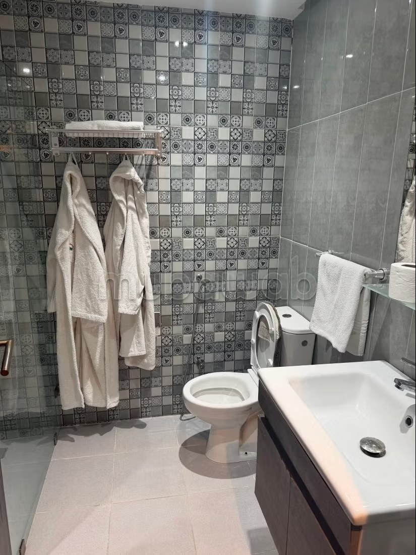 Appartement de vacances à louer à Agdal. 
Surface de 120 m². 
Télévision