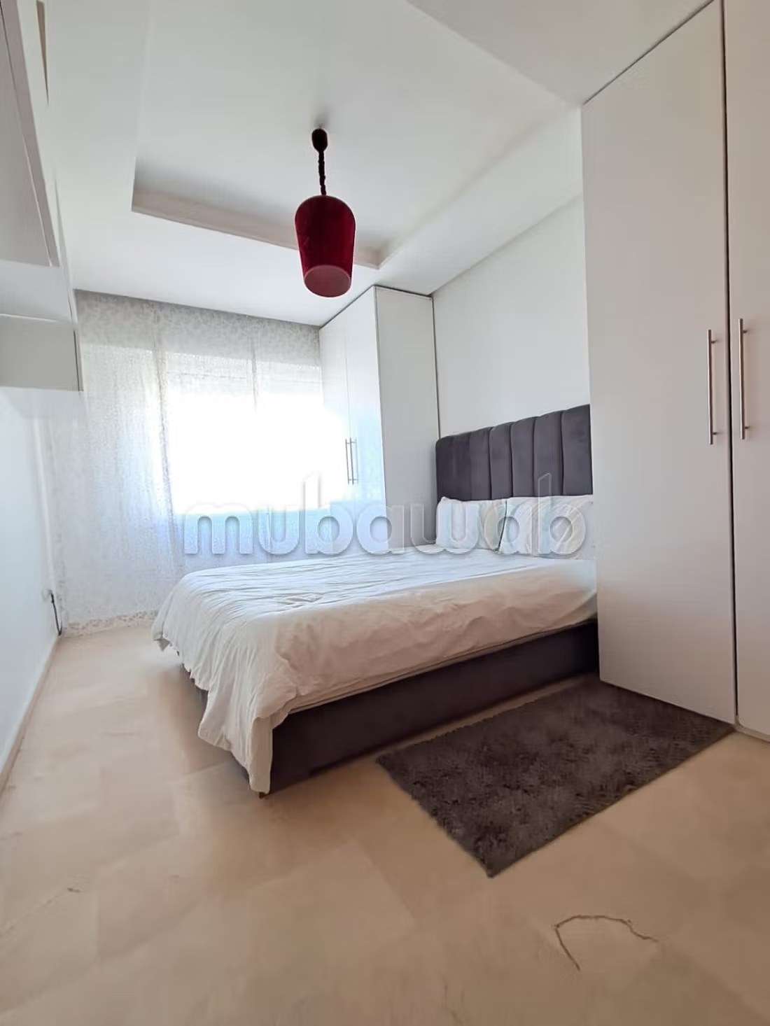 Location d'un appartement à Maârif Extension. Surface totale 48 m². Antenne parabolique et Porte blindée