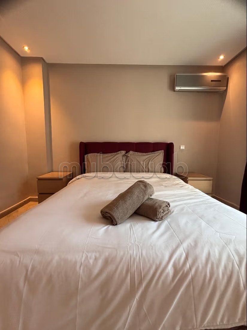 Appartements à louer à Maârif. Surface totale 142 m². Porte blindée et résidence sécurisée
