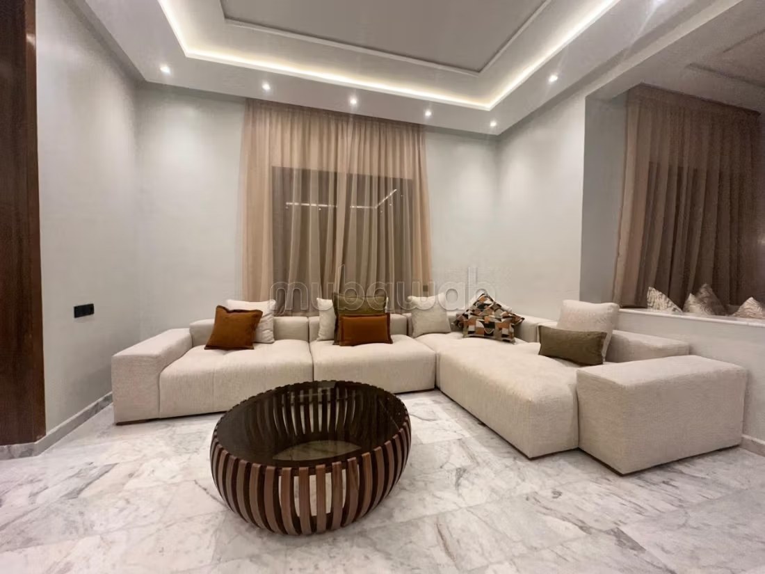 Villas de luxe à louer à Jbel Kbir. 4 chambres. Salon Marocain, sécurité