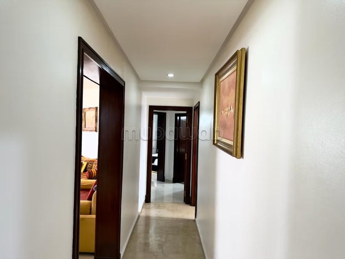 Location d'un appartement à Secteur Touristique. 3 chambres agréables. Parking et jardin