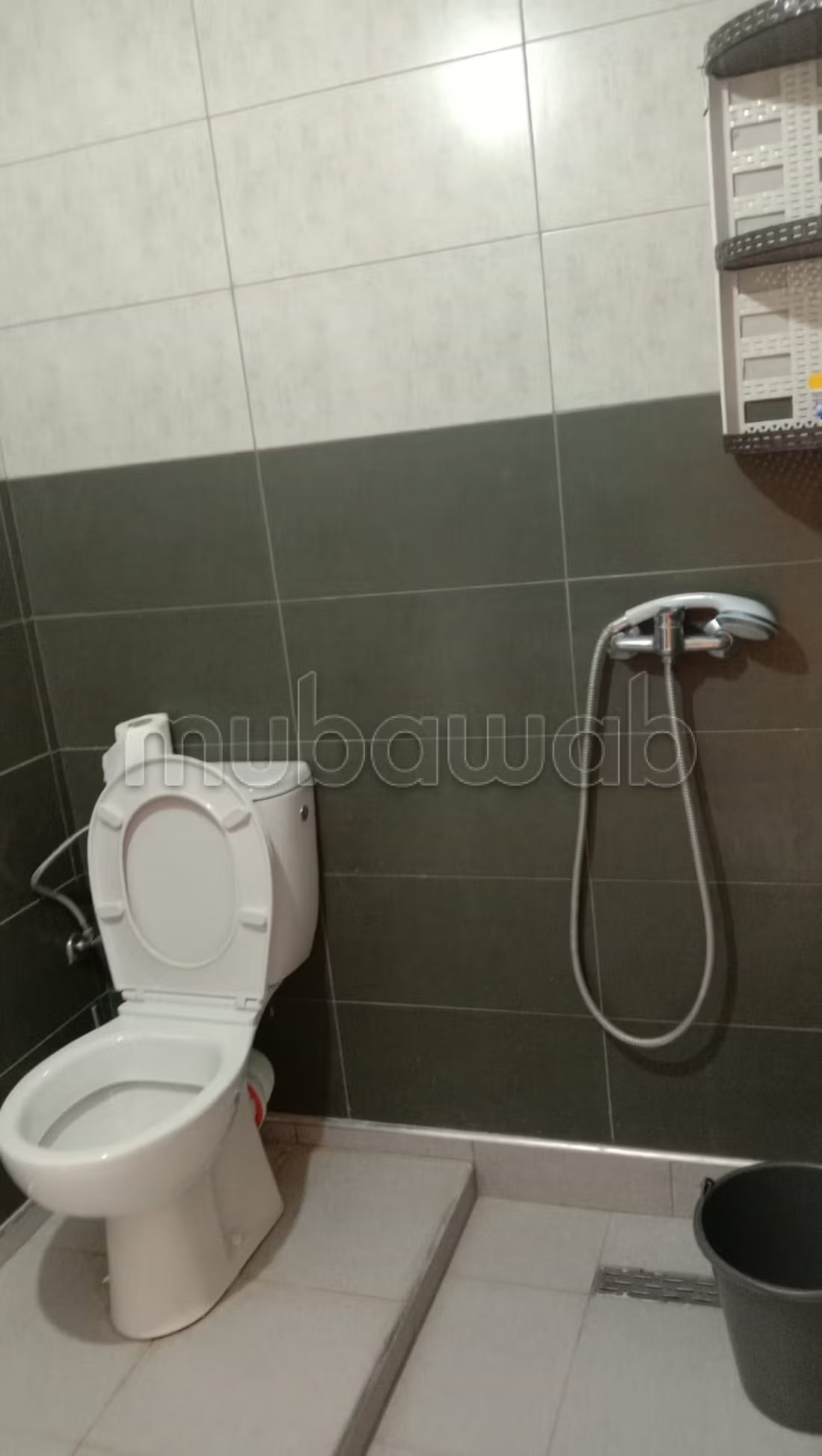 Location d'un appartement à Route Nationale Assilah. 3 pièces confortables. Salon traditionnel et système d'antenne parabolique