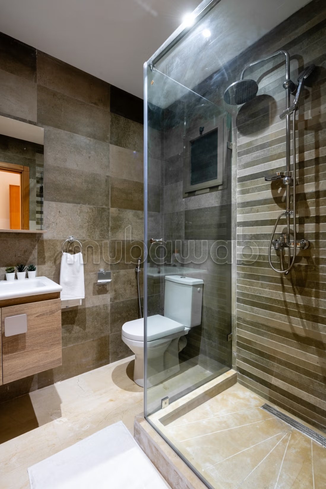Luxurious 3 bedrooms/Hassan tower/Parking/Balcony