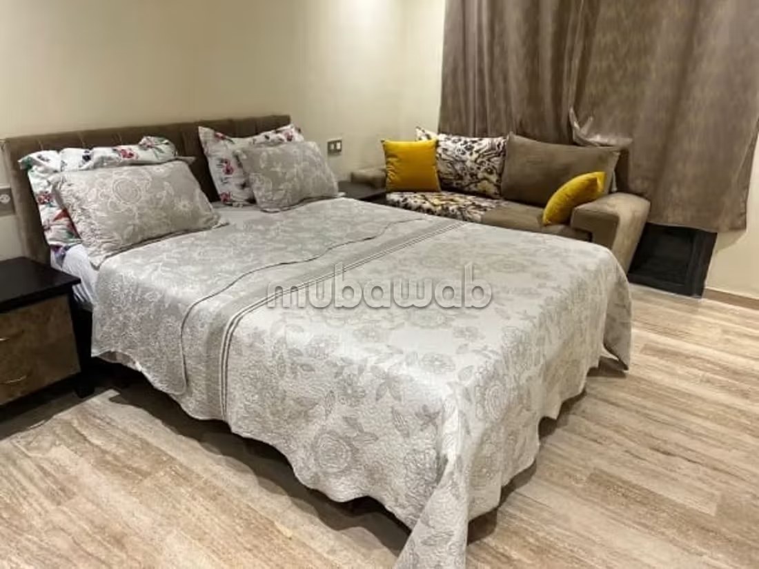 Location d'un appartement à Hay Mohammadi. 
3 belles chambres. 
Antenne parabolique et Porte blindée