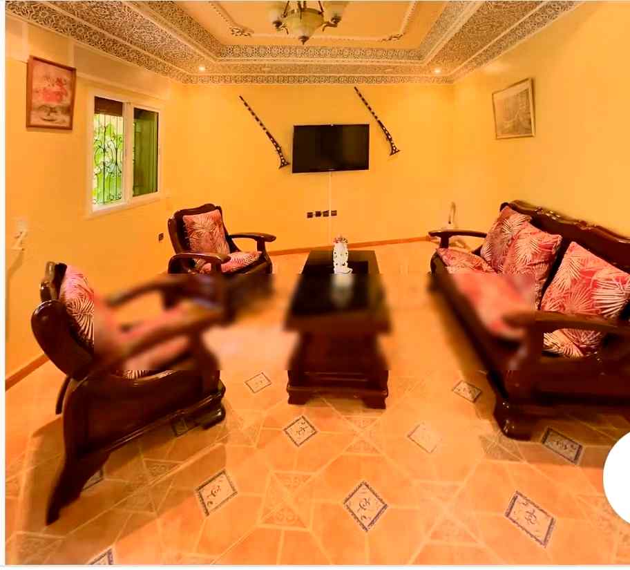 Villa de standing à louer pour vos vacances à M'Diq. 3 chambres agréables. Places de stationnement et jardin - Photo 3