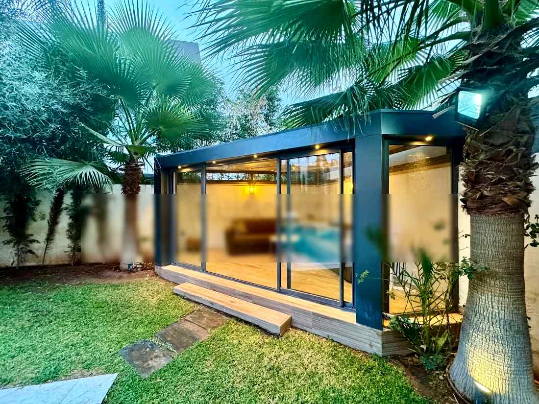 Belle villa à louer pour vos vacances à Route de Tahanaout, 8 grandes pièces dont 2 suites et 1 chambre. Parking et terrasse - Photo 3
