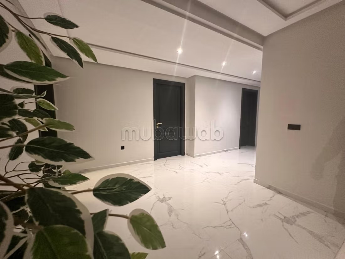 Location saisonnière villa haut standing à Malabata. 5 grandes pièces. Salon Marocain, sécurité - Photo 4