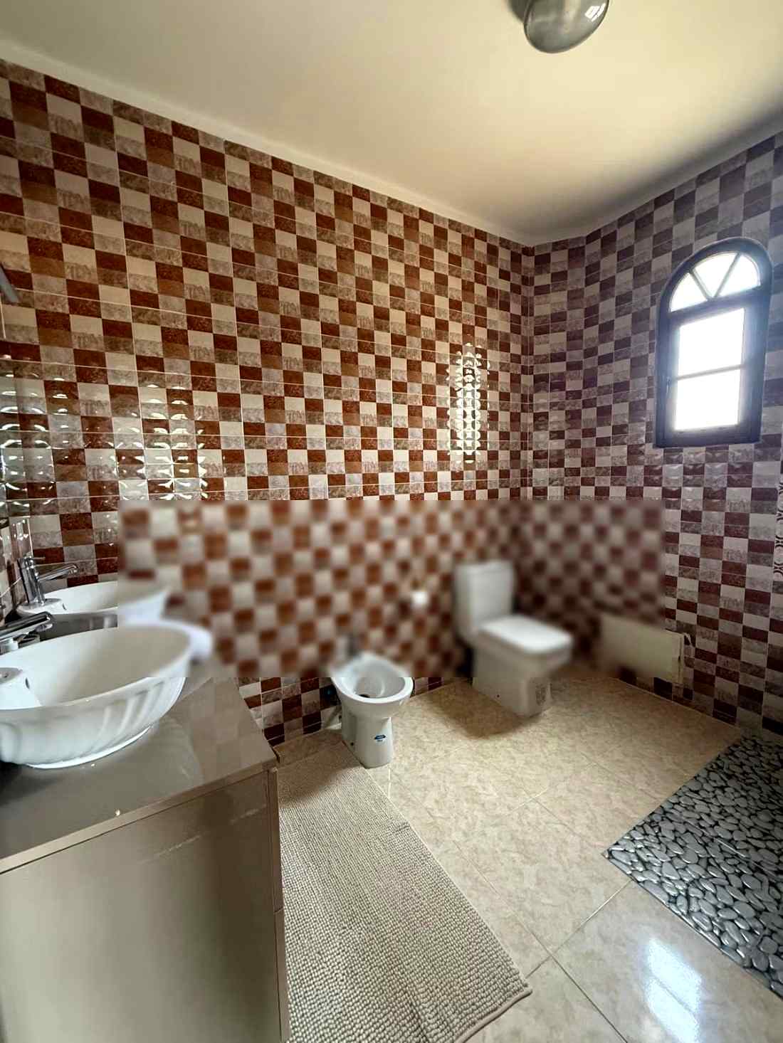 Maison de luxe à louer à Route d'Agadir. 
5 pièces. 
Porte blindée, salon marocain traditionnel - Photo 9