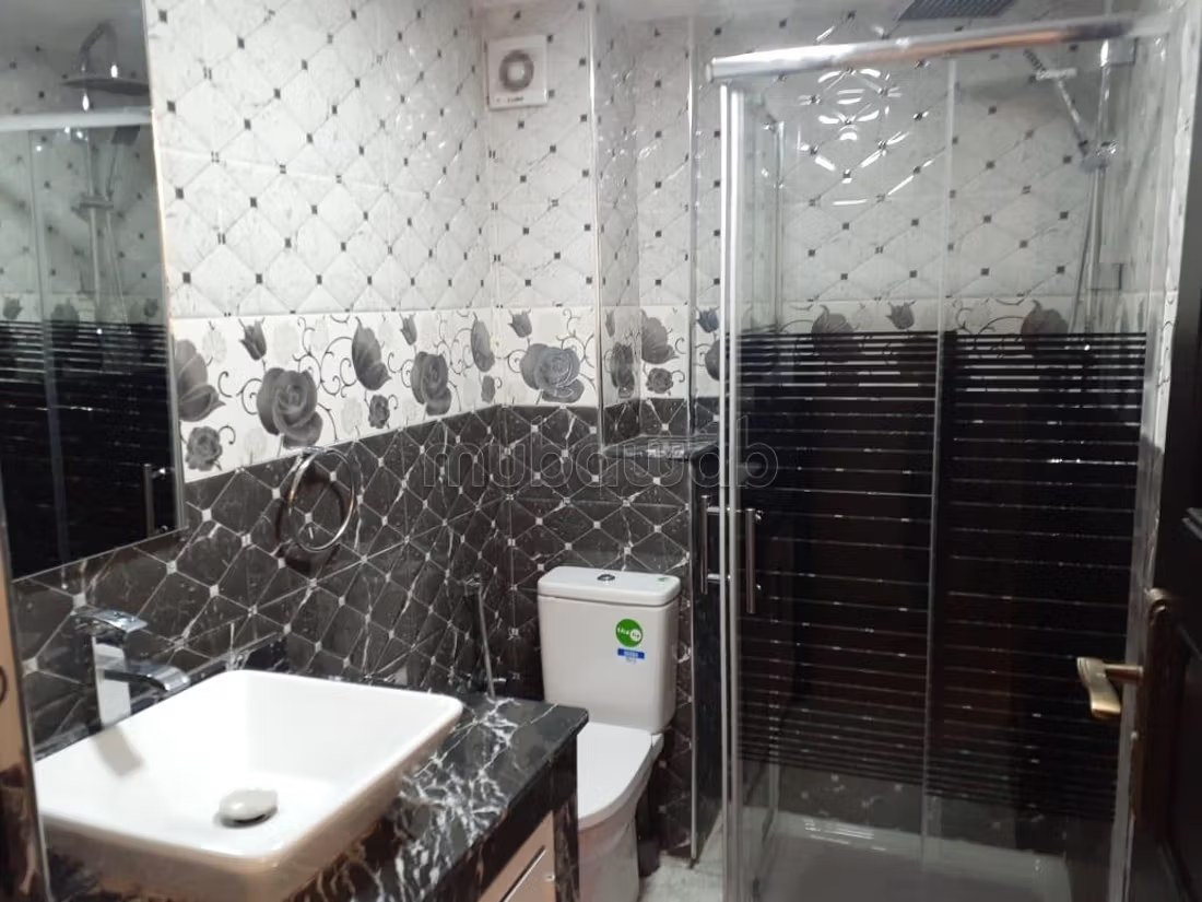 Appartement de vacances à louer à Hay Salam. 
Superficie 70 m². 
Porte blindée, antenne parabolique - Photo 3