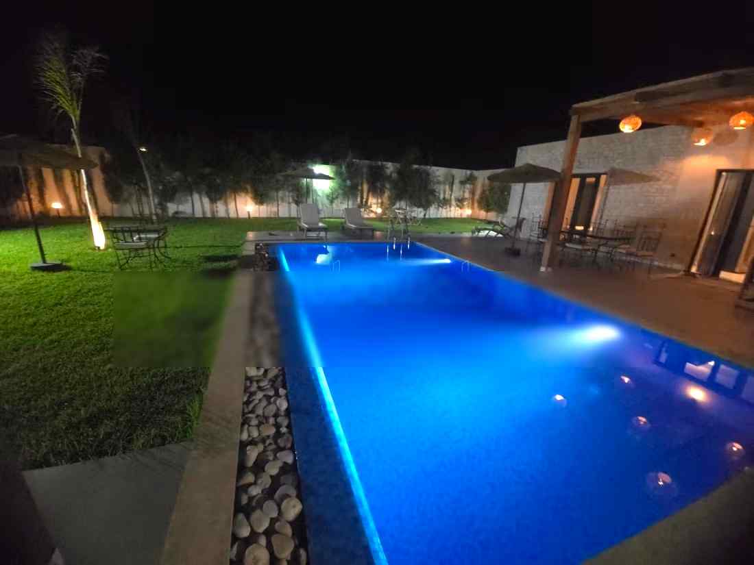 Villa avec piscine sans vis à vis - Photo 24
