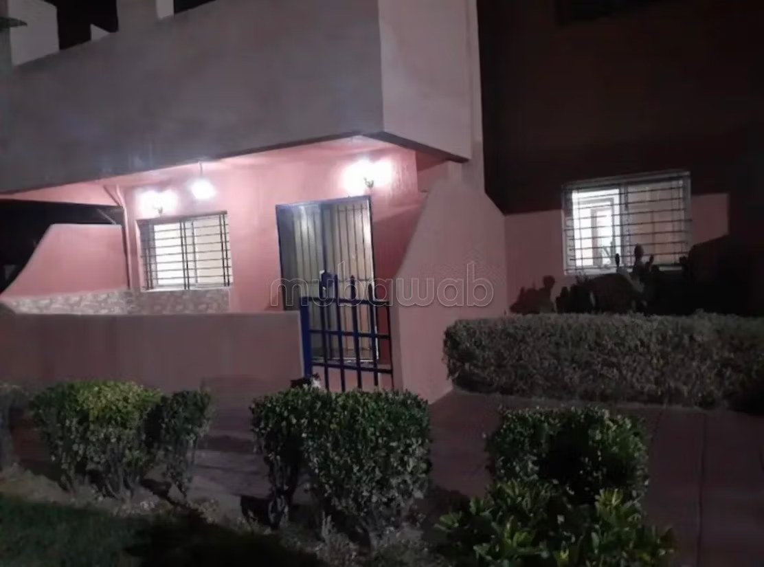 Appartements à louer à Sidi Bouzid. 
5 pièces confortables. 
Places de parking et terrasse - Photo 8