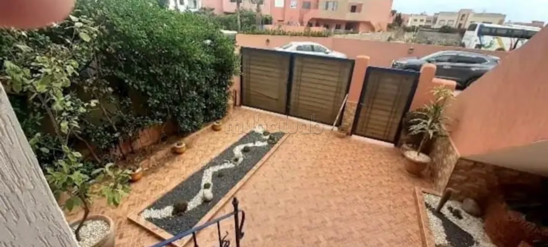 Appartements à louer à Sidi Bouzid. 
5 pièces confortables. 
Places de parking et terrasse - Photo 9