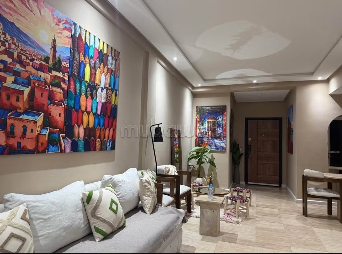 Location d'un appartement à Béni Mellal. 4 belles chambres. Porte blindée, salon marocain traditionnel
