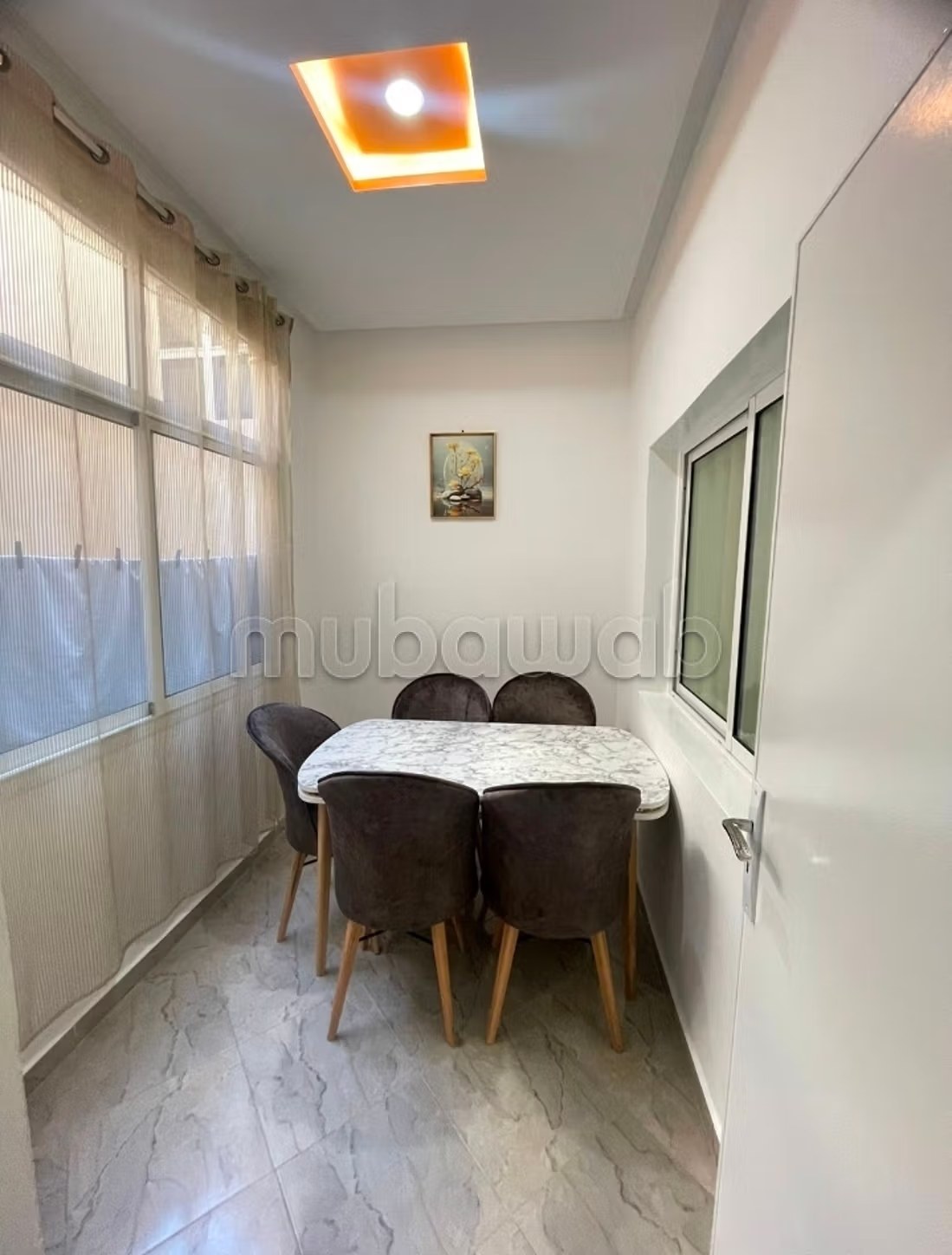 Location d'un appartement à Hay Chmaou. 
3 grandes pièces. 
Salon traditionnel, antenne parabolique générale