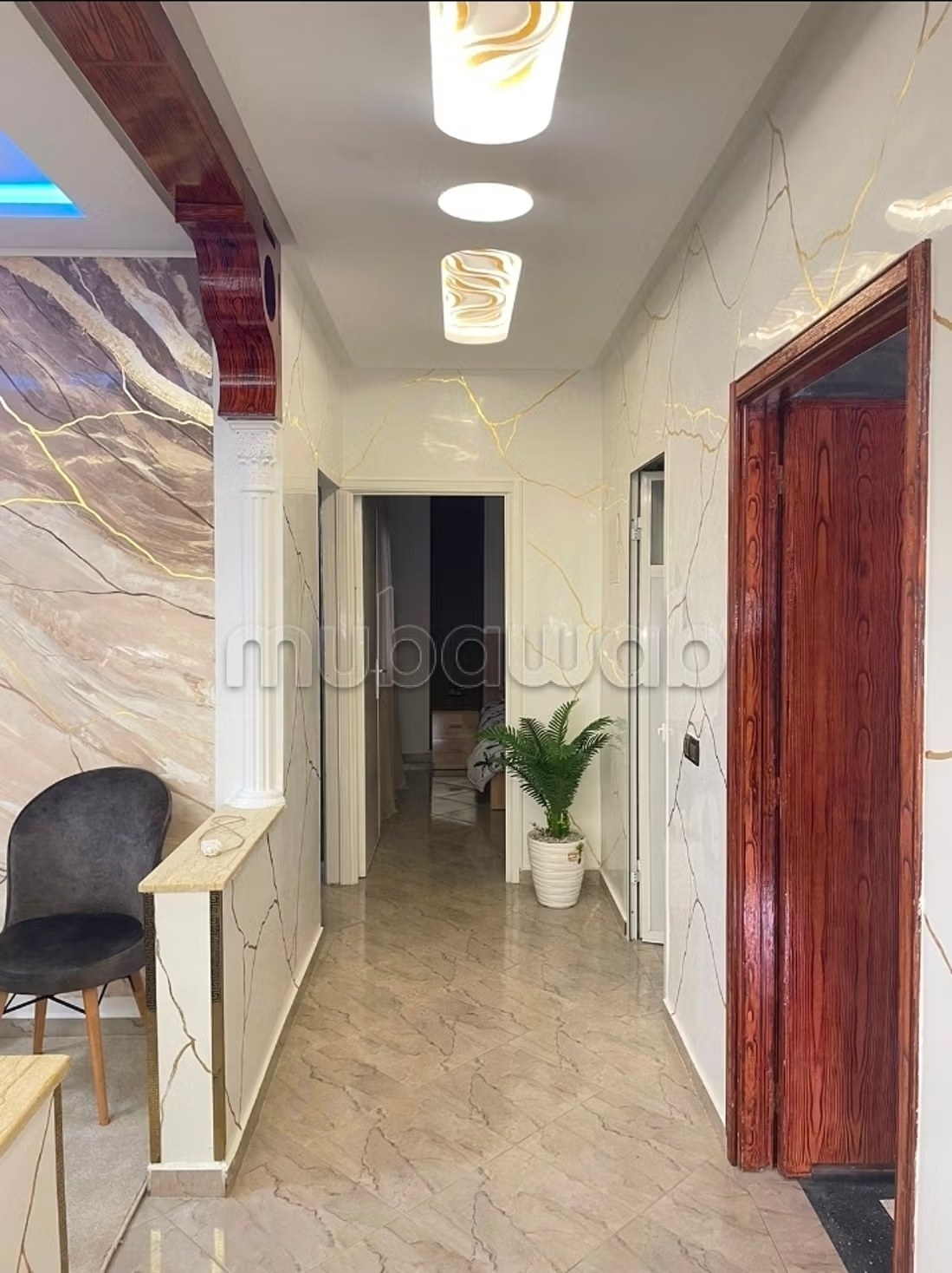 Location d'un appartement à Hay Chmaou. 
3 grandes pièces. 
Salon traditionnel, antenne parabolique générale