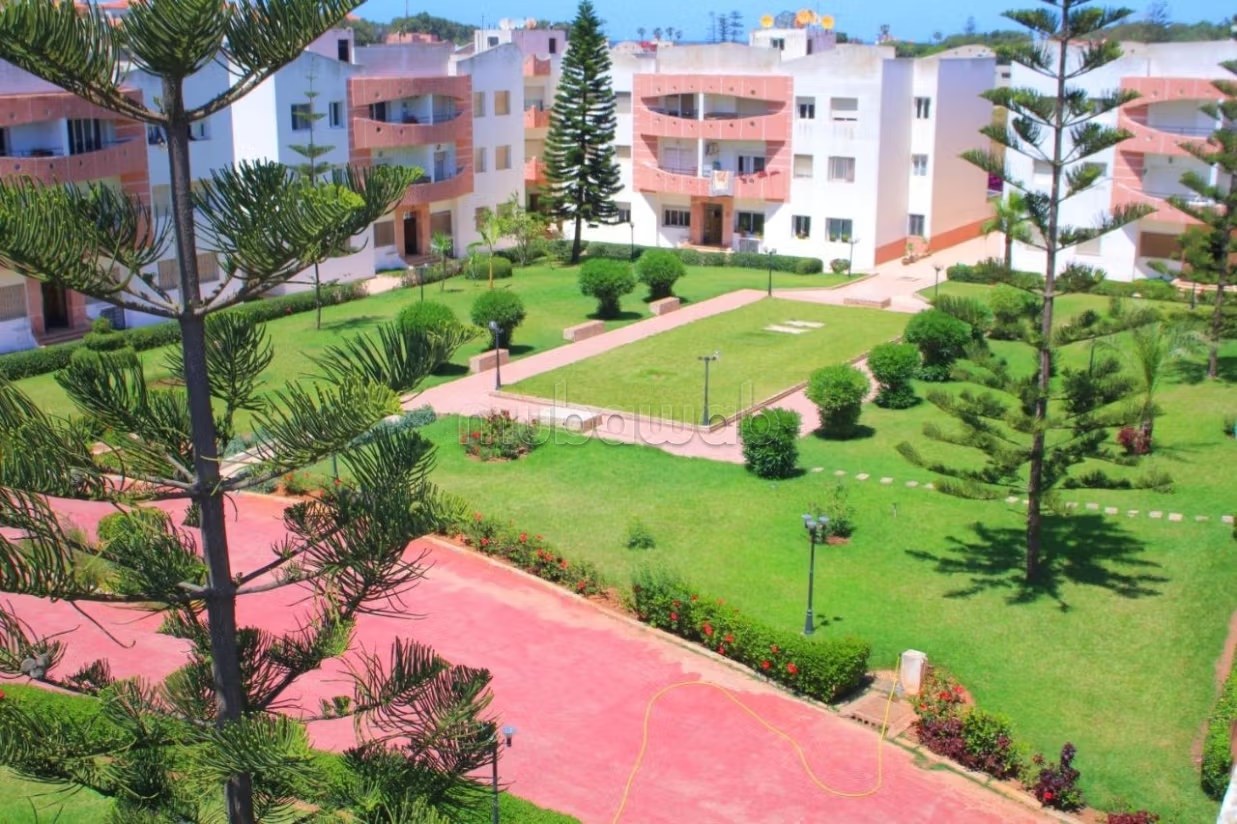 Apparemment confort, piscine, plage, sécurité
