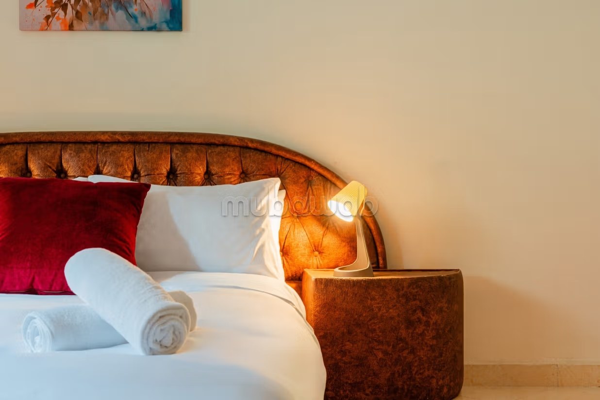 Appartements à louer à Aharrarine. Superficie 101 m². Salon typique marocain, résidence sécurisée
