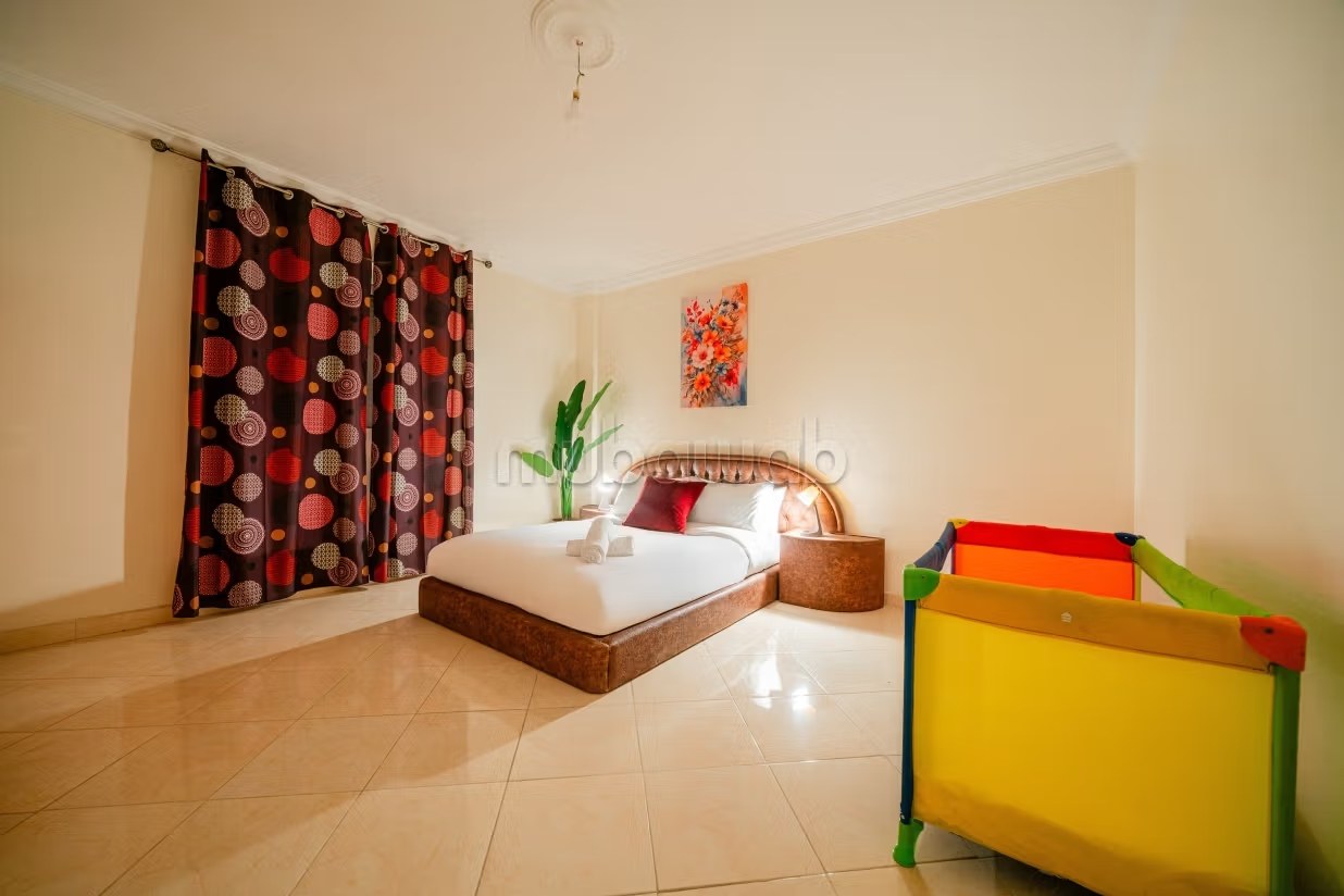 Appartements à louer à Aharrarine. Superficie 101 m². Salon typique marocain, résidence sécurisée